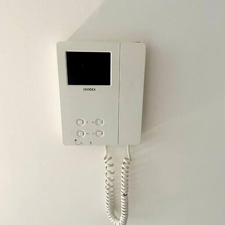 #215 1 Bed Serviced Apartment ดาร์บี ภายนอก รูปภาพ
